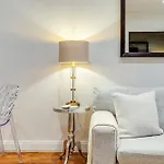 Chic 2Br Haven Nestled In Vibrant Battersea