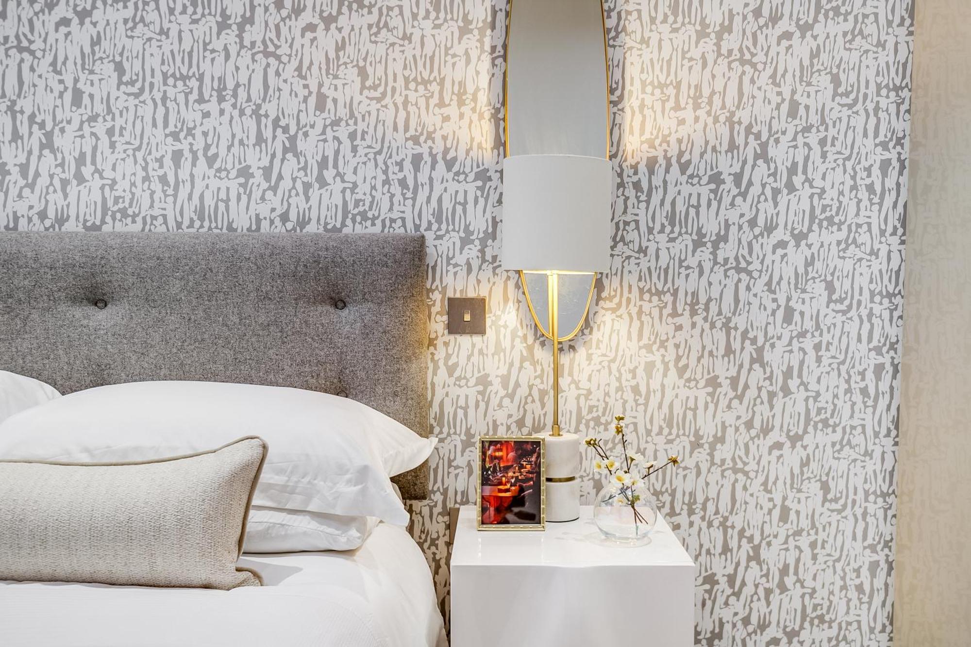 Chic 2br Haven Nestled In Vibrant Battersea