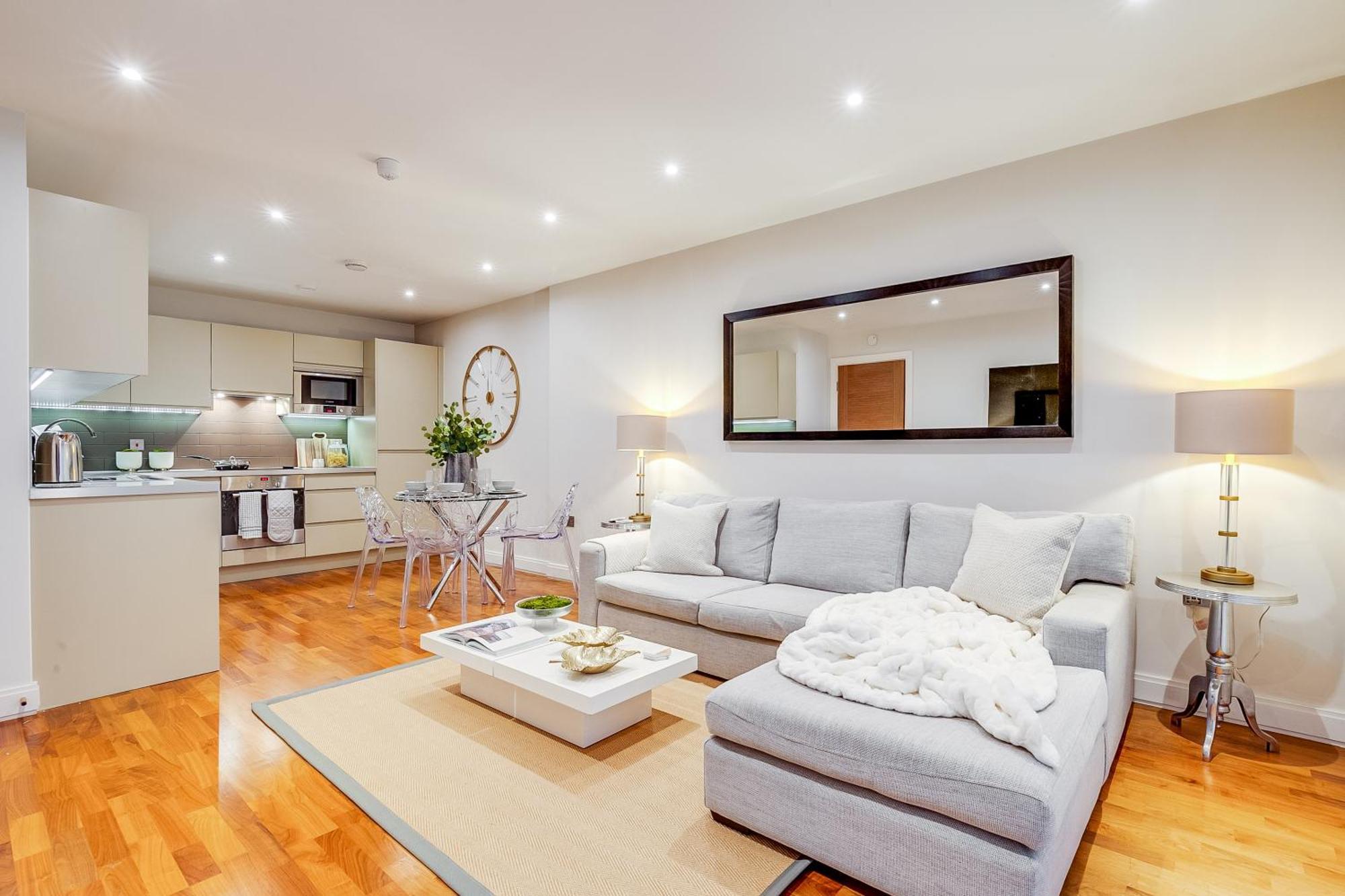 Chic 2br Haven Nestled In Vibrant Battersea