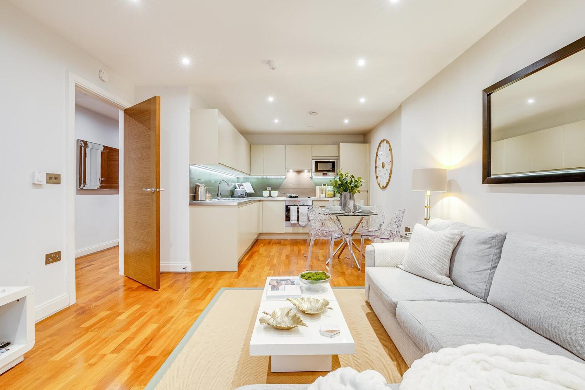 Chic 2br Haven Nestled In Vibrant Battersea Apartment *