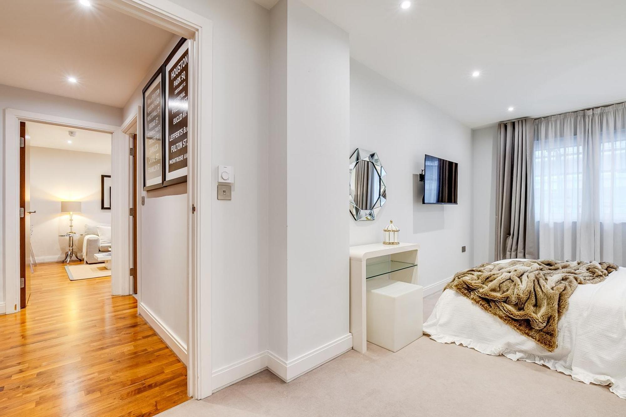 Chic 2br Haven Nestled In Vibrant Battersea London
